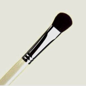 Chrysalis Professional Makeup Brush- Small fluff eyeshadow